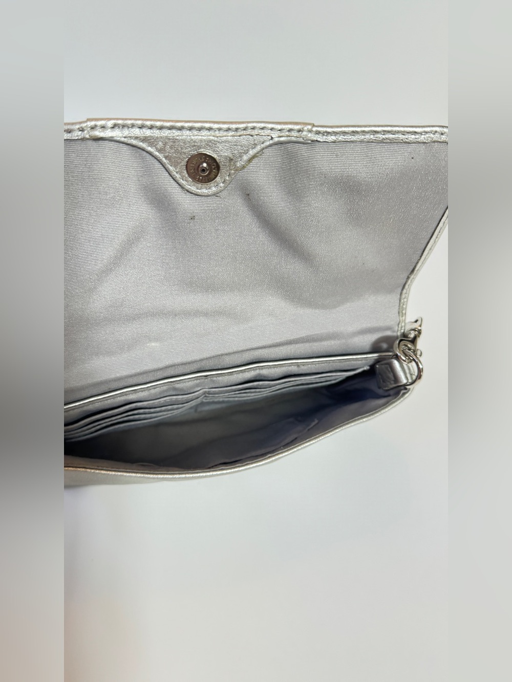 Vintage Coach Silver Metallic Leather Wristlet Clutch - Picture 7 of 11